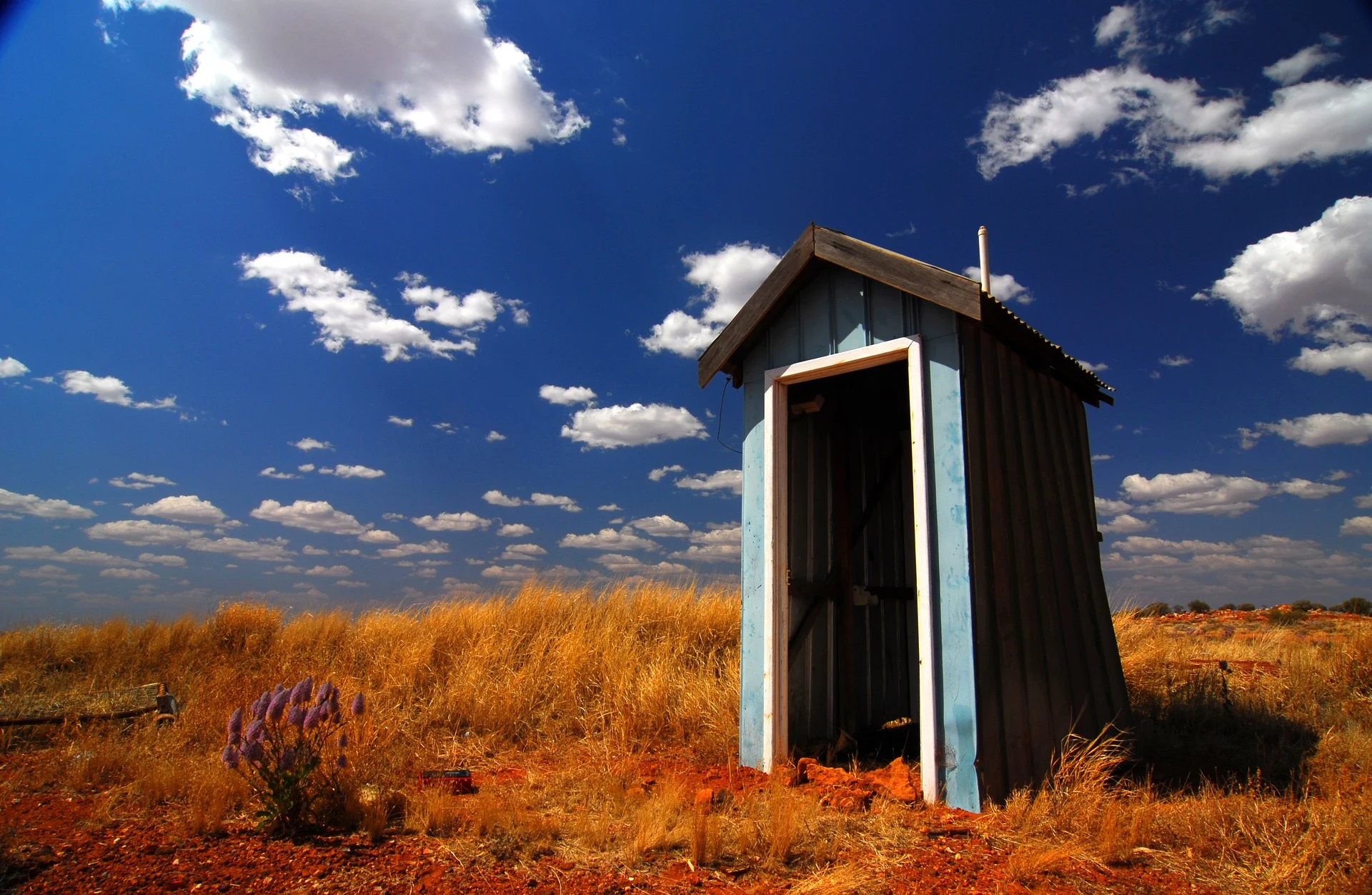 Self-Sufficient Camping in Australia - I know that there are going to be places where the 'facilities' are either lacking or totally non-existent. We want to be prepared to be able to stop anywhere that we're allowed and that takes our fancy... whether there's a loo there or not.